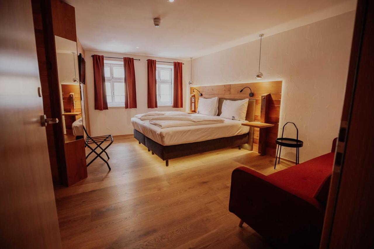 Altstadtmittehotel Sonne Динкельсбюль Экстерьер фото