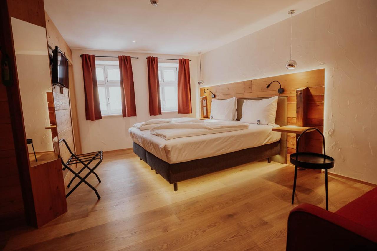 Altstadtmittehotel Sonne Динкельсбюль Экстерьер фото