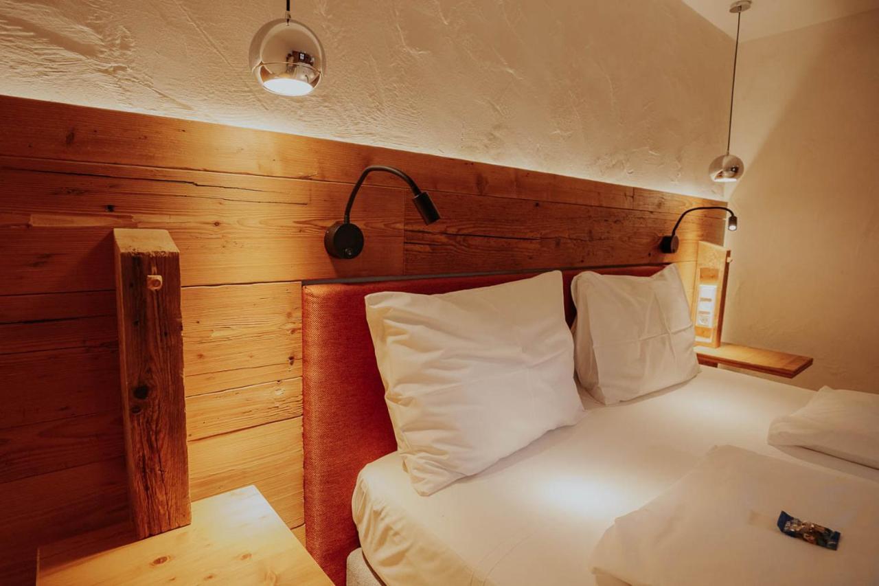 Altstadtmittehotel Sonne Динкельсбюль Экстерьер фото