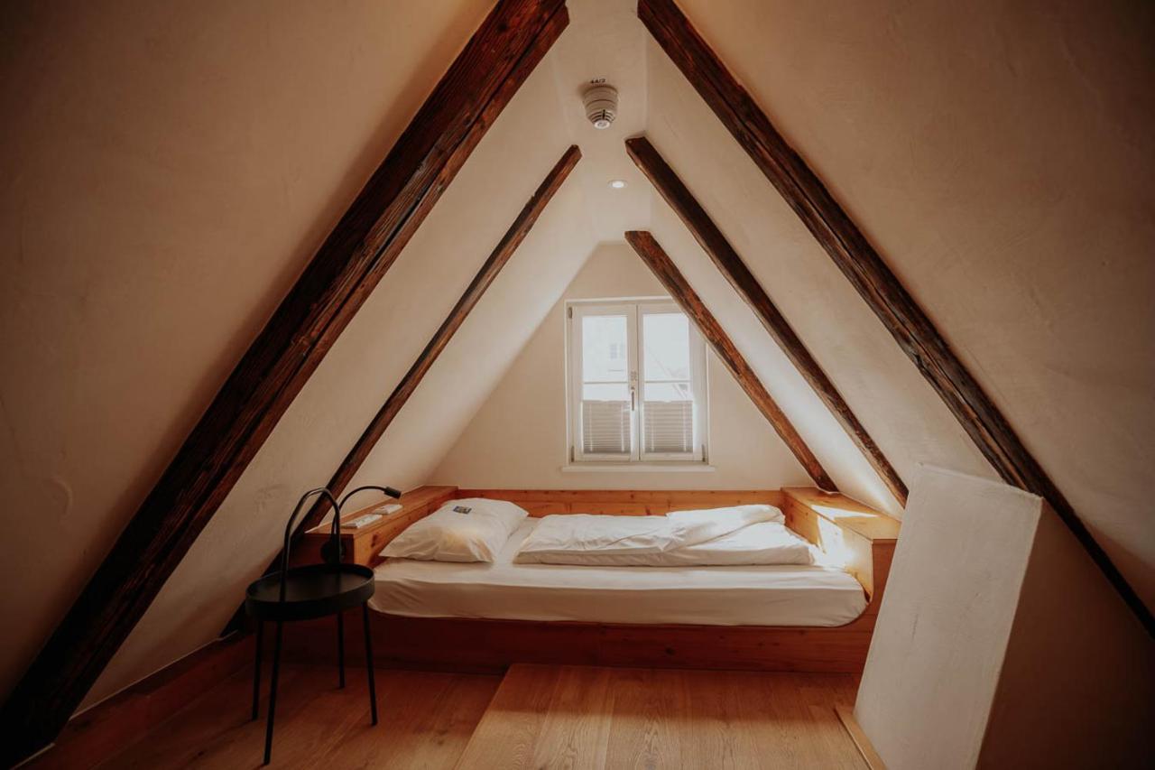Altstadtmittehotel Sonne Динкельсбюль Экстерьер фото